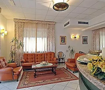 Ξενοδοχείο Sirena 3*