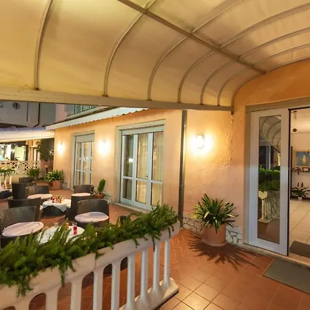 Hotel Sirena 3*