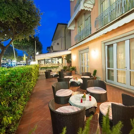 Sirena 3* Lido di Camaiore