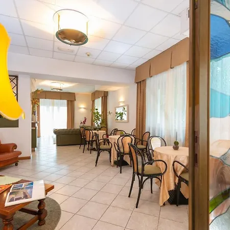 Hotel Sirena 3*